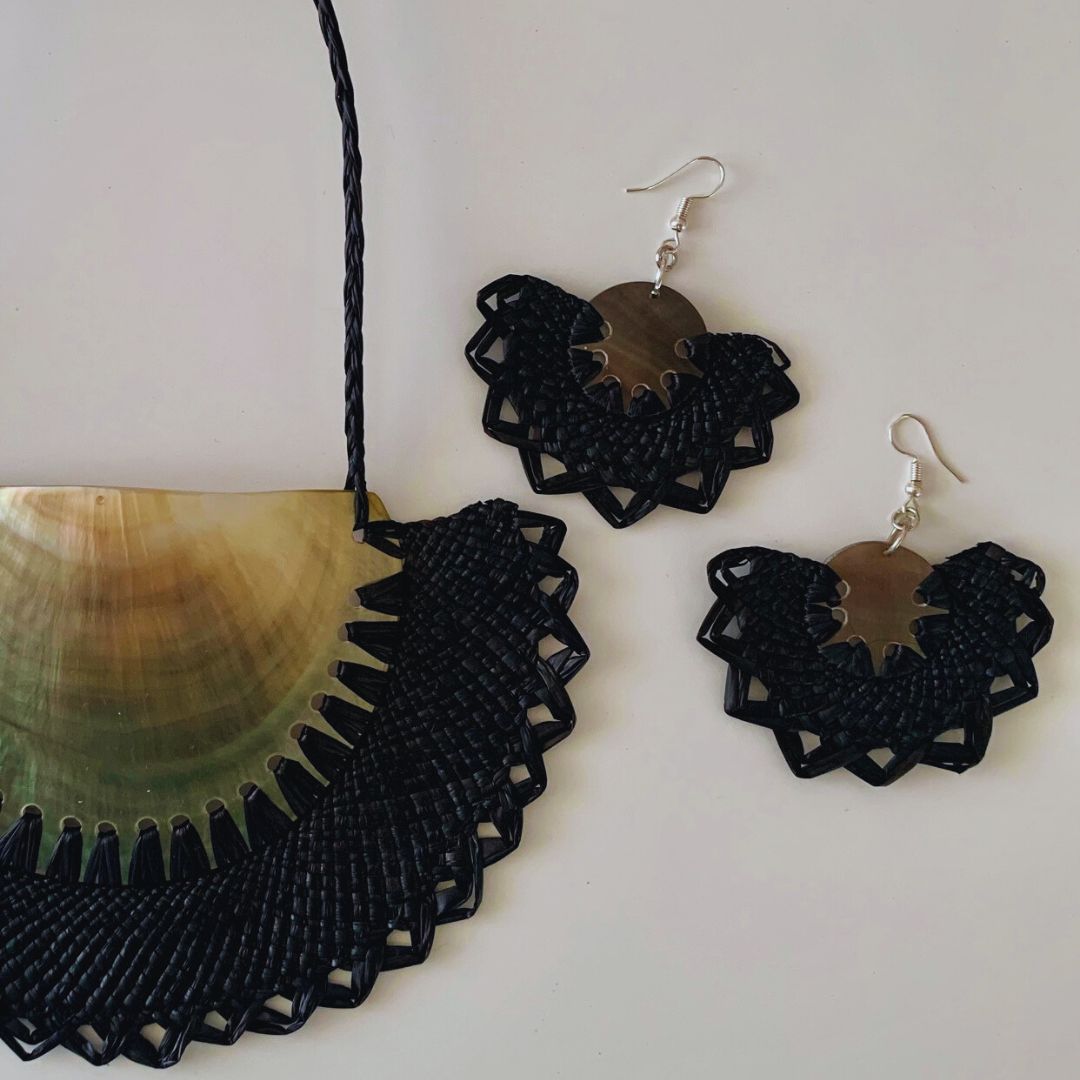 Cook Islands Handmade Rito Earring &amp; Necklace Set - Black