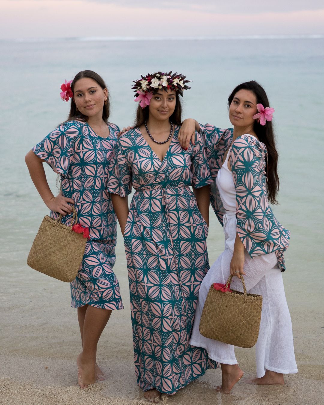 Leilani Womens Island Kimono - Group