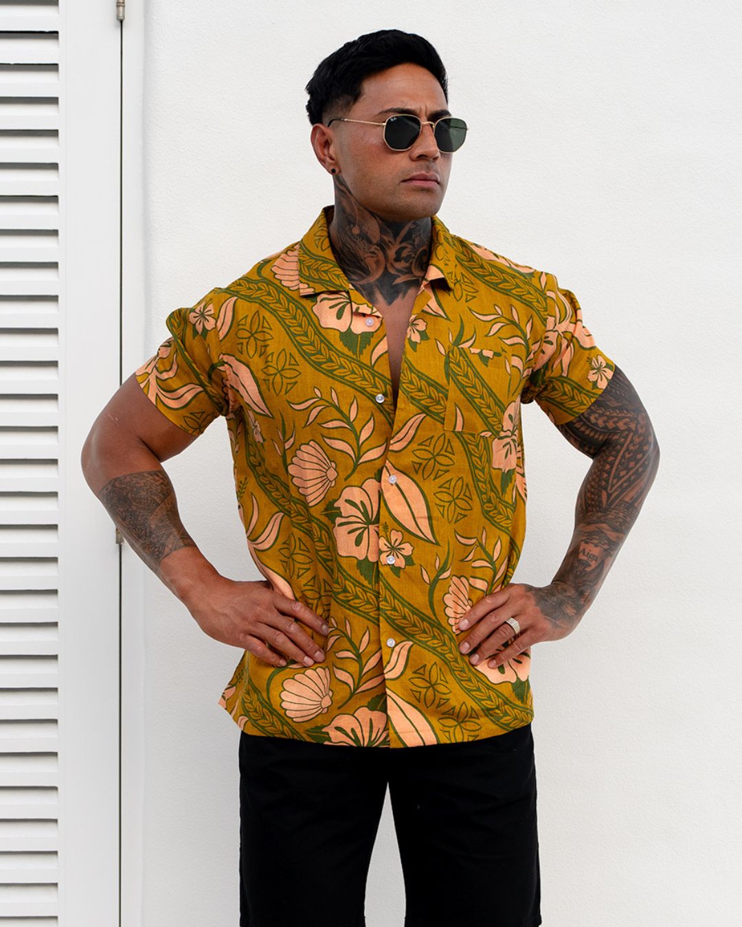 Kanoa Mens Short Sleeve Shirt - Island Vines Gold