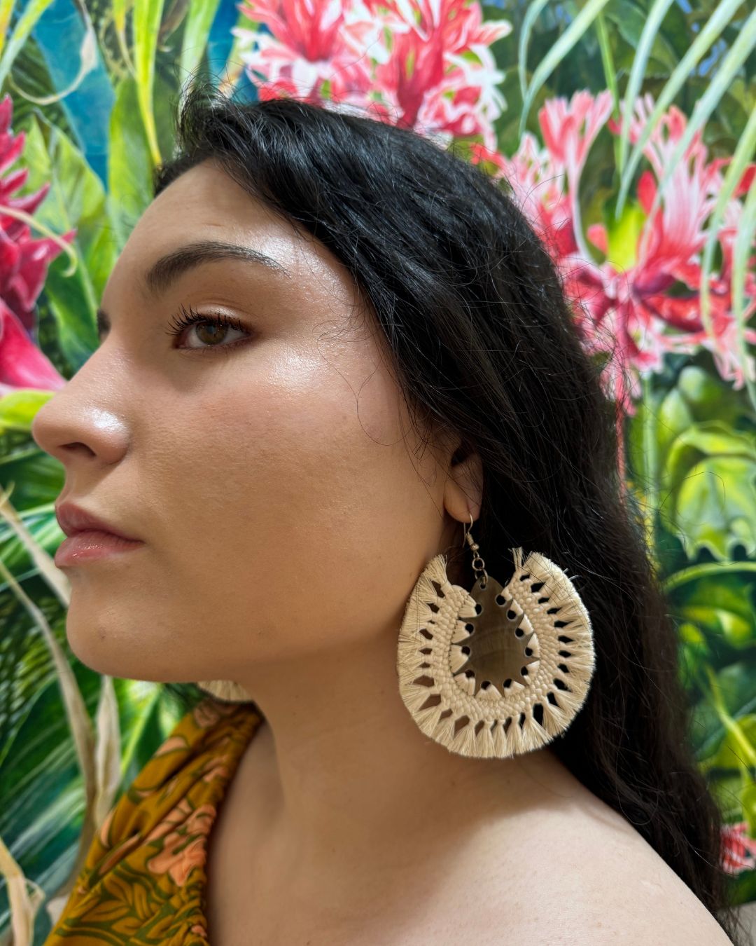 Cook Islands Handmade Rito Tear Drop Earrings in Natural